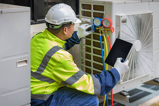 Professional Hvac Installation technician working in Newhall, IA